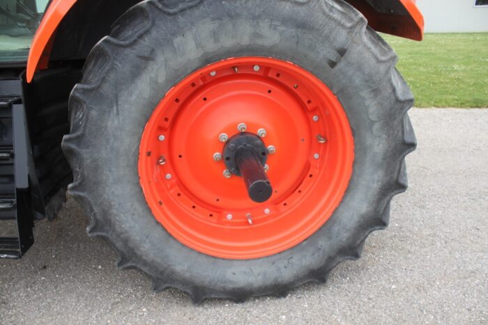Kubota M7-152D-PS 4wd tractor, delux cab, air, powershift 40K, M67 loader - Image 9