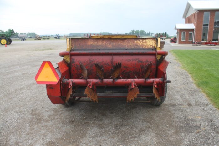 New Holland 514 single beater manure spreader, end gate - Image 7