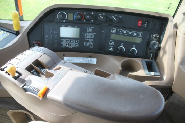 JD 9120 4wd tractor, powershift, PTO, 520/85R42 duals, 4 remotes, clean - Image 19