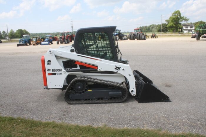 Bobcat T450 track skidsteer, cab, air, 2speed, auxiliary hydraulics hand controls, 2051 hours - Image 4
