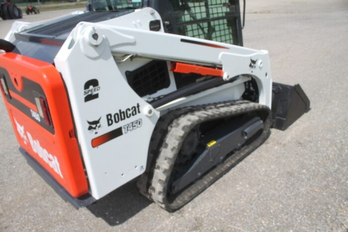 Bobcat T450 track skidsteer, cab, air, 2speed, auxiliary hydraulics hand controls, 2051 hours - Image 9