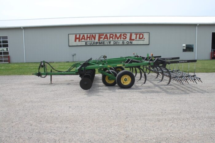 JD 714 11 shank soil saver