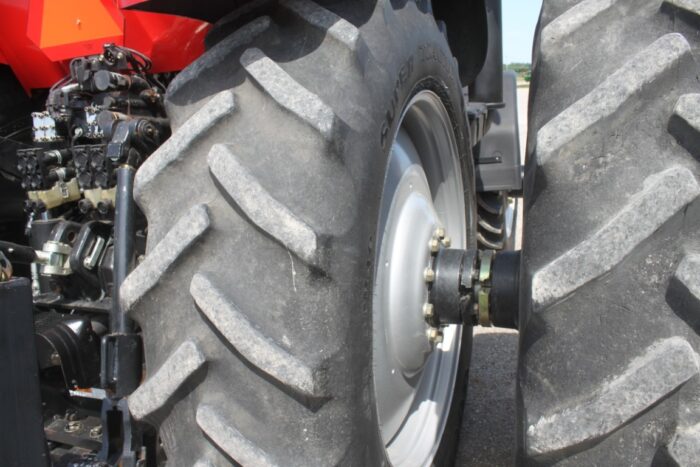 Case/Int 210 Magnum 4wd tractor, powershift, 480/80R46 axle duals, 4 remotes, 2698 hours, very clean - Image 13