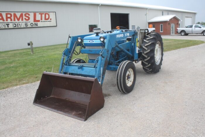 Ford 4610 2wd tractor rops, 776 loader, 16.9x30, 2 remotes, 2679 hours - Image 2