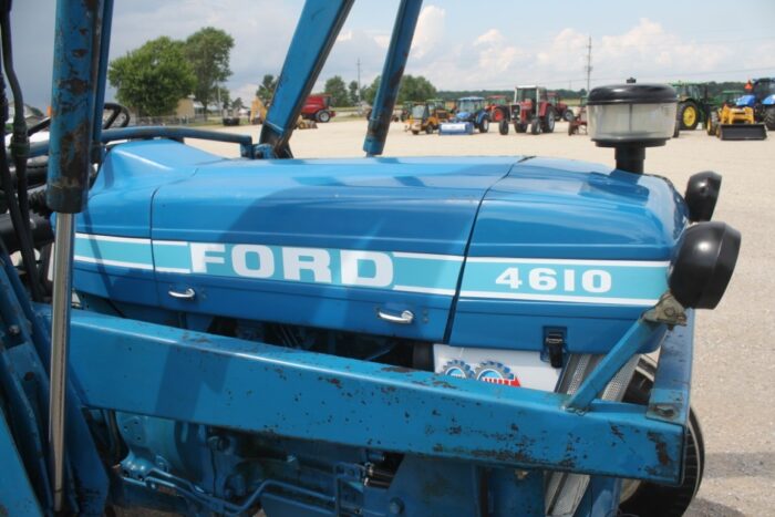 Ford 4610 2wd tractor rops, 776 loader, 16.9x30, 2 remotes, 2679 hours - Image 14