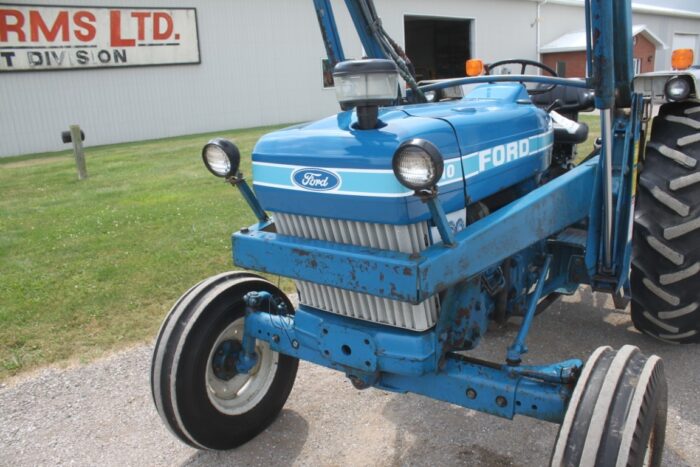 Ford 4610 2wd tractor rops, 776 loader, 16.9x30, 2 remotes, 2679 hours - Image 16