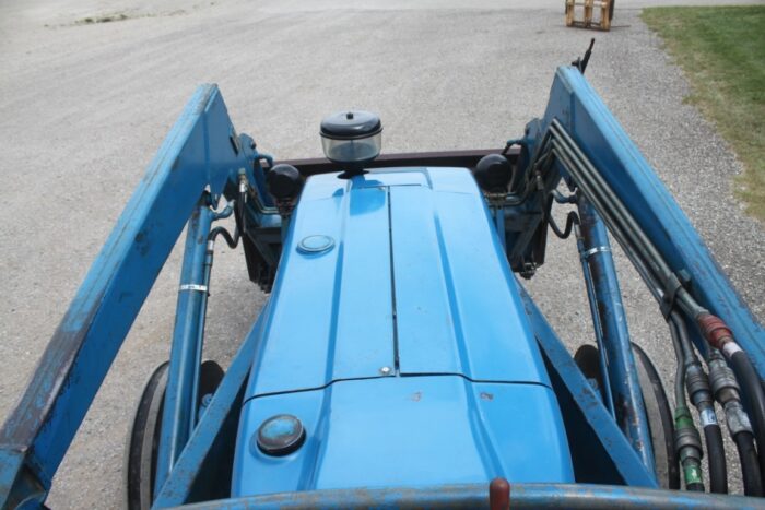 Ford 4610 2wd tractor rops, 776 loader, 16.9x30, 2 remotes, 2679 hours - Image 18