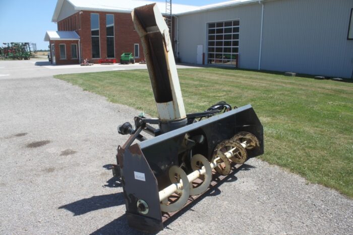 Buhler 8520 85" single auger snowblower, hydraulic turn - Image 5
