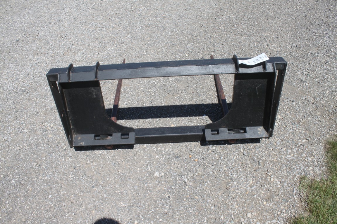 HLA 2 prong bale spear, skidsteer QT - Image 3