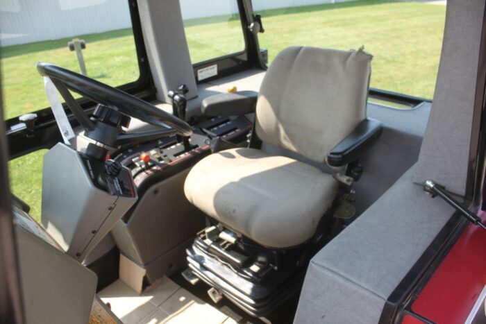 Case/Int 2096 2wd tractor, cab, air, powershift - Image 19