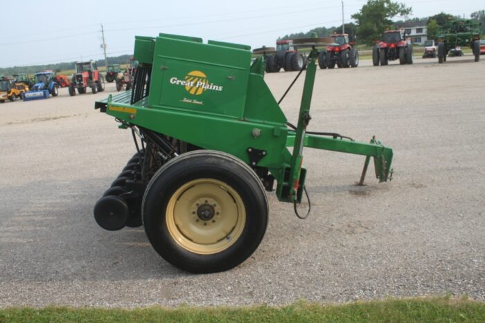 Great Plains 1005NF 10' no-till drill, markers, grass box, dry fert - Image 5
