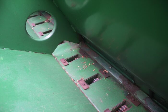 Great Plains 1005NF 10' no-till drill, markers, grass box, dry fert - Image 19