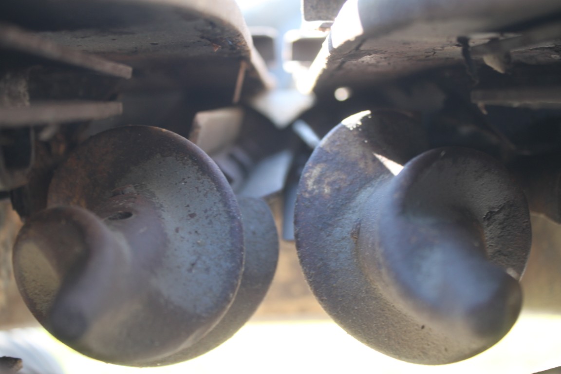 Gleaner 3000 8 row corn head, signle point hook-up, electric deck plates - Image 16