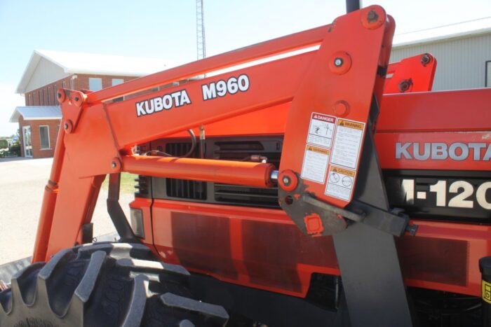 Kubota M120DTC 4wd, cab, air, M960 SL loader, 3690 hours - Image 12