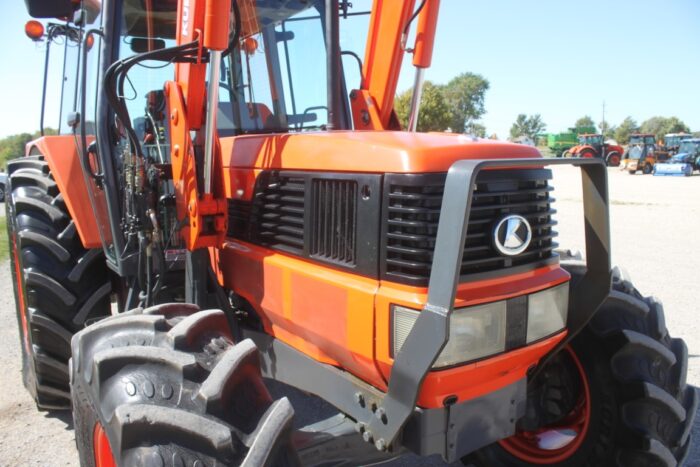 Kubota M120DTC 4wd, cab, air, M960 SL loader, 3690 hours - Image 17