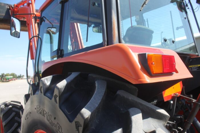 Kubota M120DTC 4wd, cab, air, M960 SL loader, 3690 hours - Image 20
