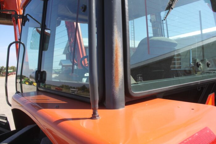 Kubota M120DTC 4wd, cab, air, M960 SL loader, 3690 hours - Image 22