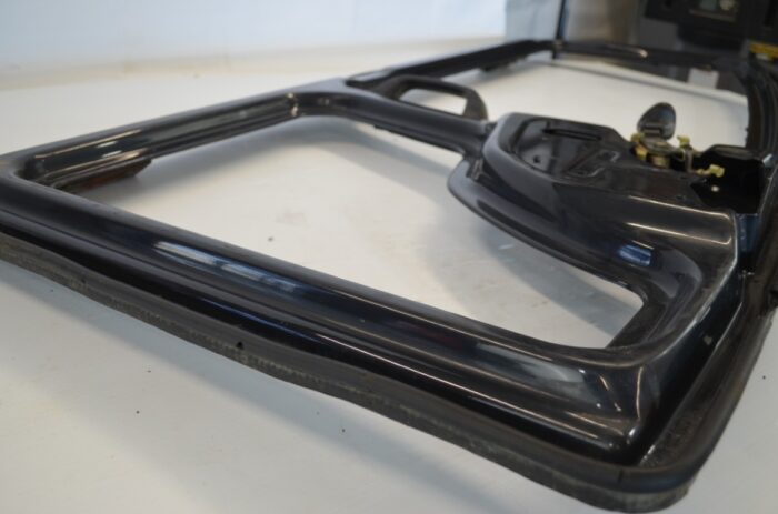 一 Kubota RD82946500 door assembly, used, no glass in door, to fit KX080-4, KX080-45, KX080-452 - Image 2