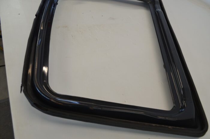 一 Kubota RD82946500 door assembly, used, no glass in door, to fit KX080-4, KX080-45, KX080-452 - Image 12
