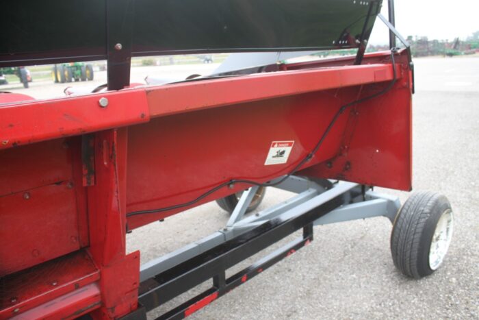 Case/Int 1063 6 row corn head, knife rolls, tracker drive shaft, recent rebuild - Image 15