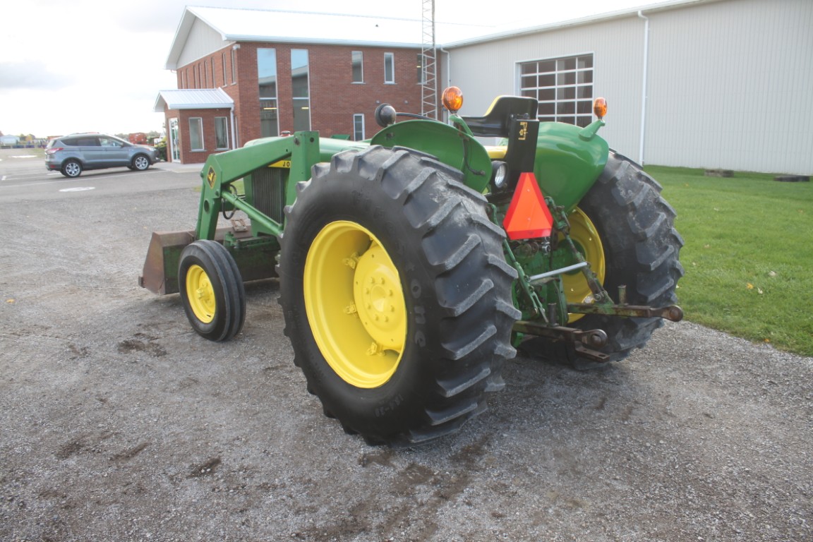 JD 2130 2wd tractor, 145 loader, 18.4x30 - Image 7