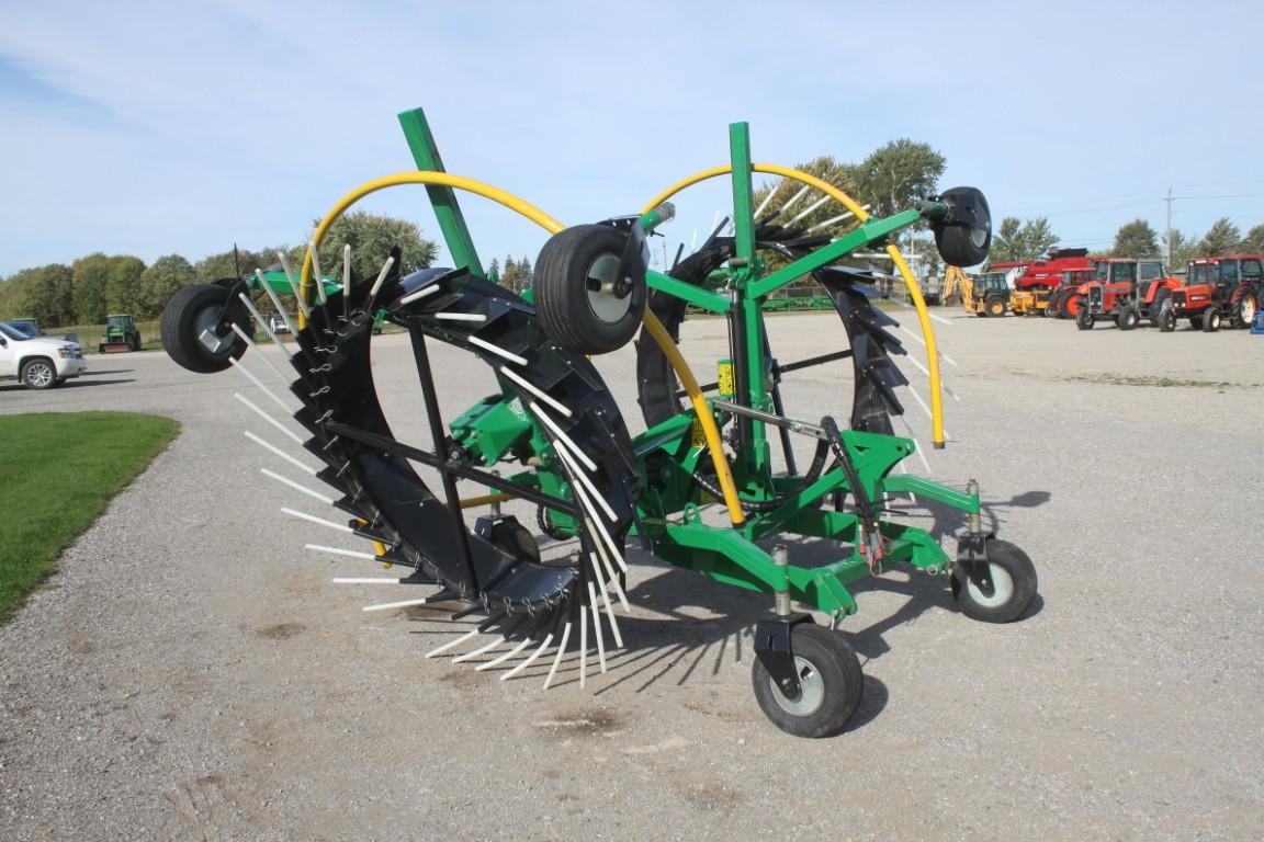 Agronic WR600 hay rake 19.5 ' wide....new - Image 3