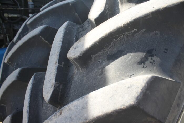 New Holland 9480 4wd tractor, synchro, 520/85R42, 4 sets of remotes - Image 13