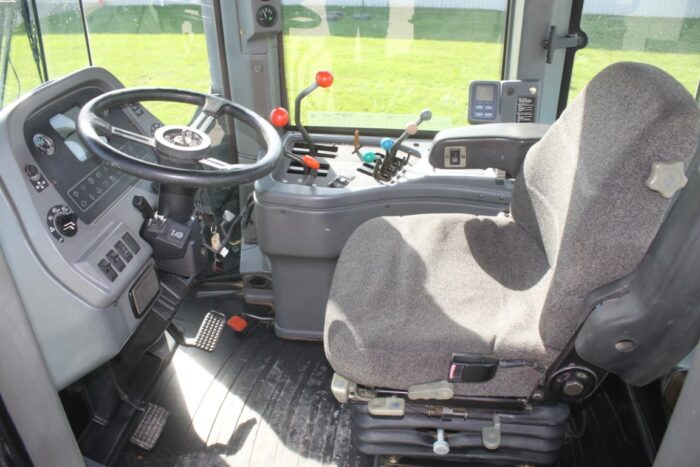 New Holland 9480 4wd tractor, synchro, 520/85R42, 4 sets of remotes - Image 28