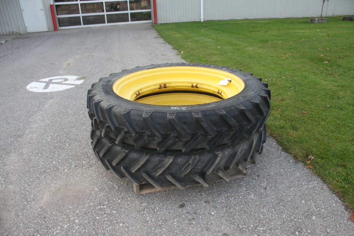 set of 2 300/95-46 tires and rims - Image 3