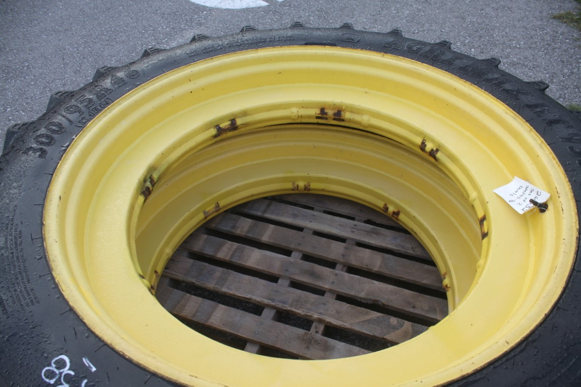 set of 2 300/95-46 tires and rims - Image 4