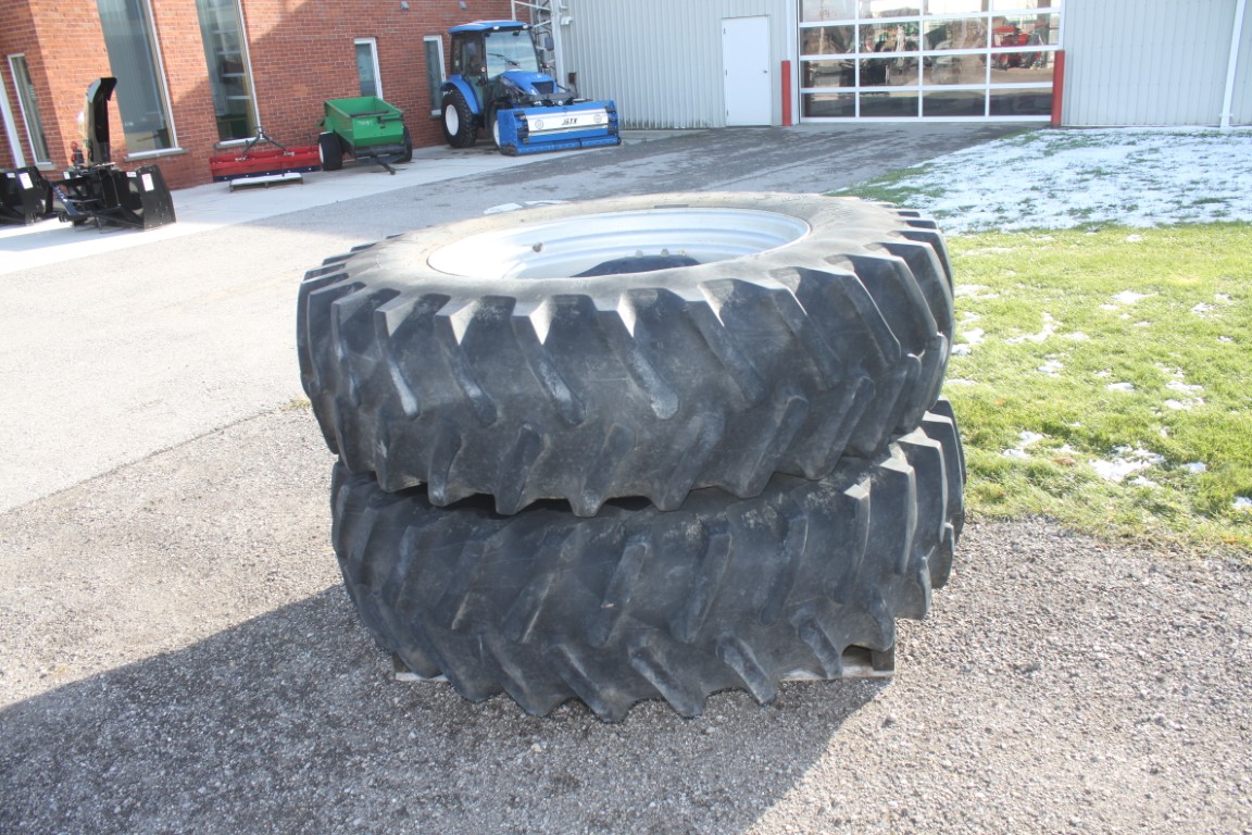 Firestone 18.4R38 tires on CIH MX series rims, 8 bolt, 8 3/4" pilot, 10 3/4" bolt circle, set of two - Image 4
