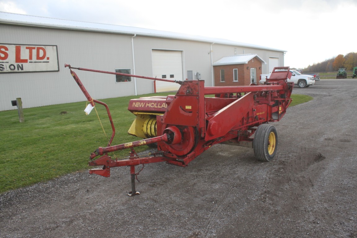 New Holland 273 small square baler, thrower, made in the USA - Image 2