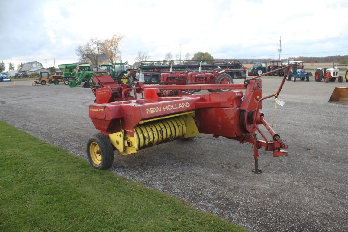 New Holland 273 small square baler, thrower, made in the USA - Image 4