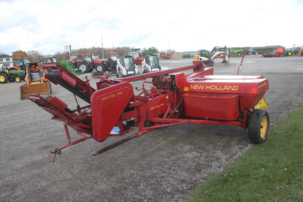 New Holland 273 small square baler, thrower, made in the USA - Image 6