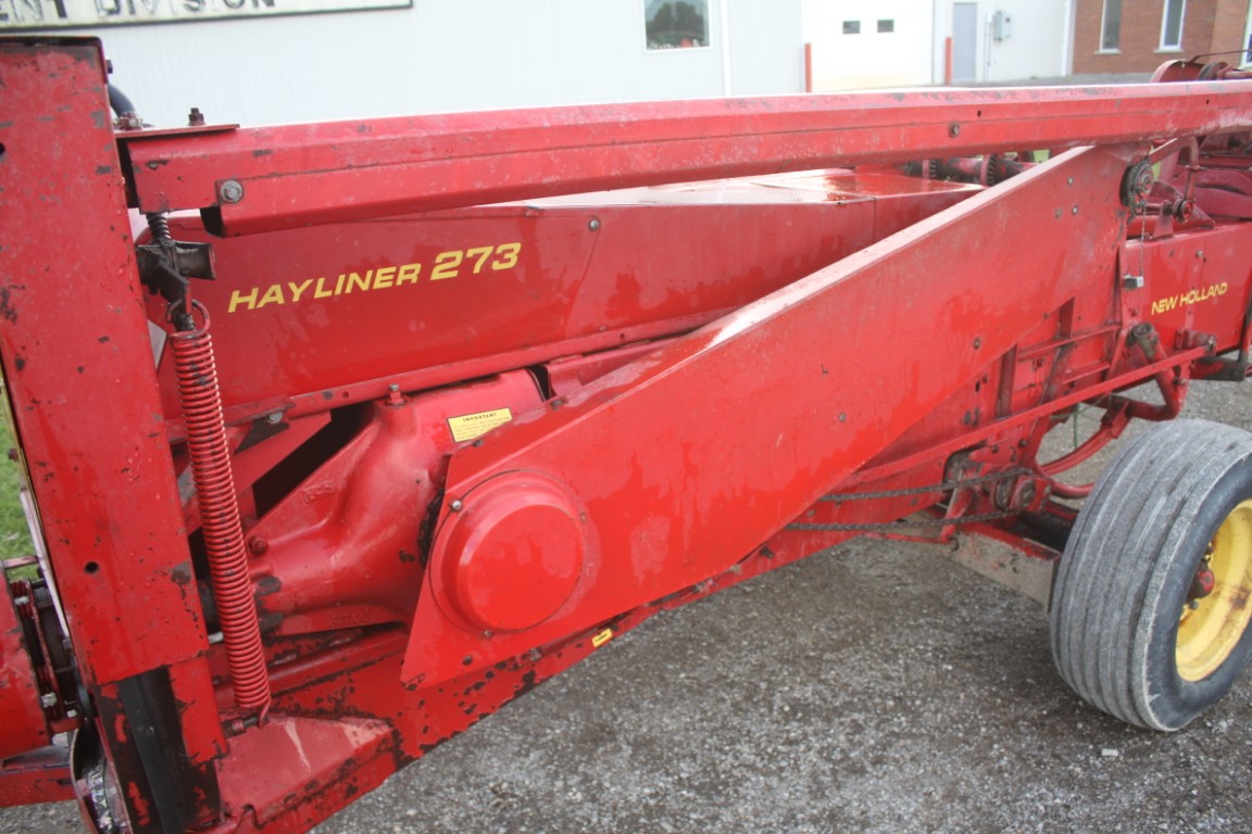 New Holland 273 small square baler, thrower, made in the USA - Image 14
