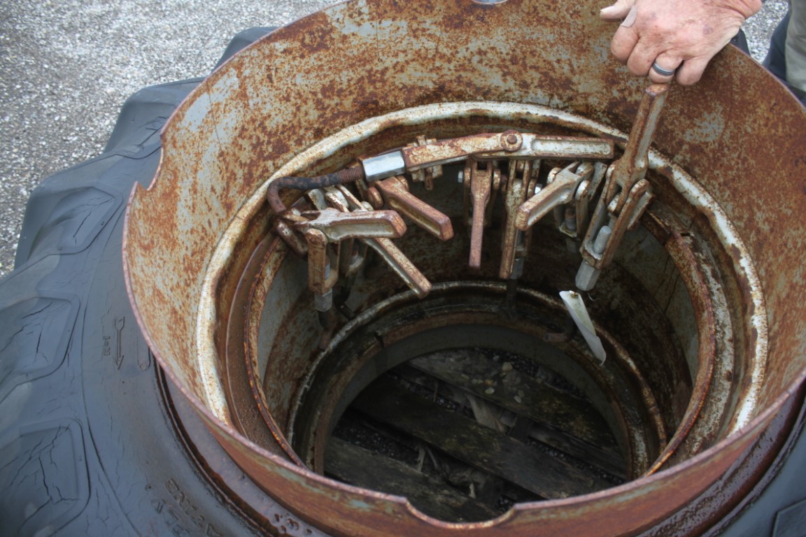 Goodyear 16.9x28 T rail duals - Image 4