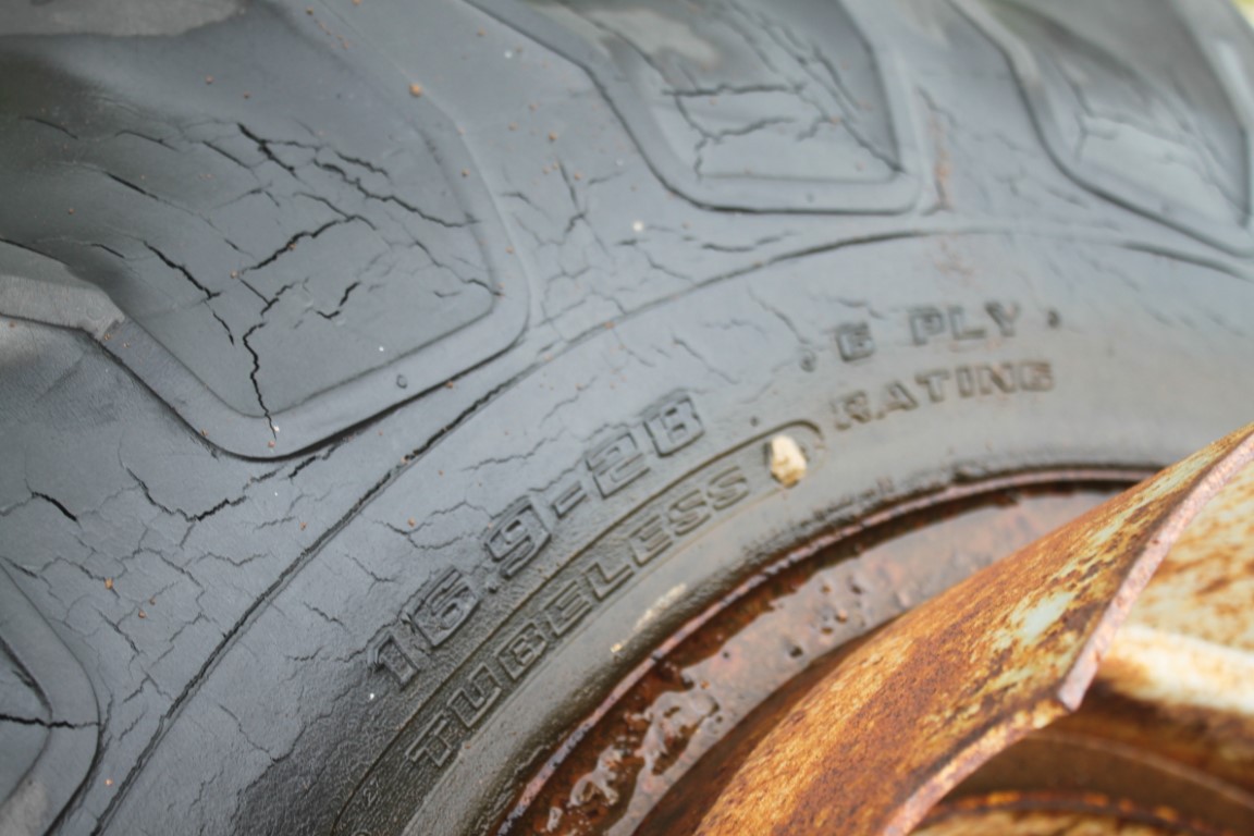 Goodyear 16.9x28 T rail duals - Image 6