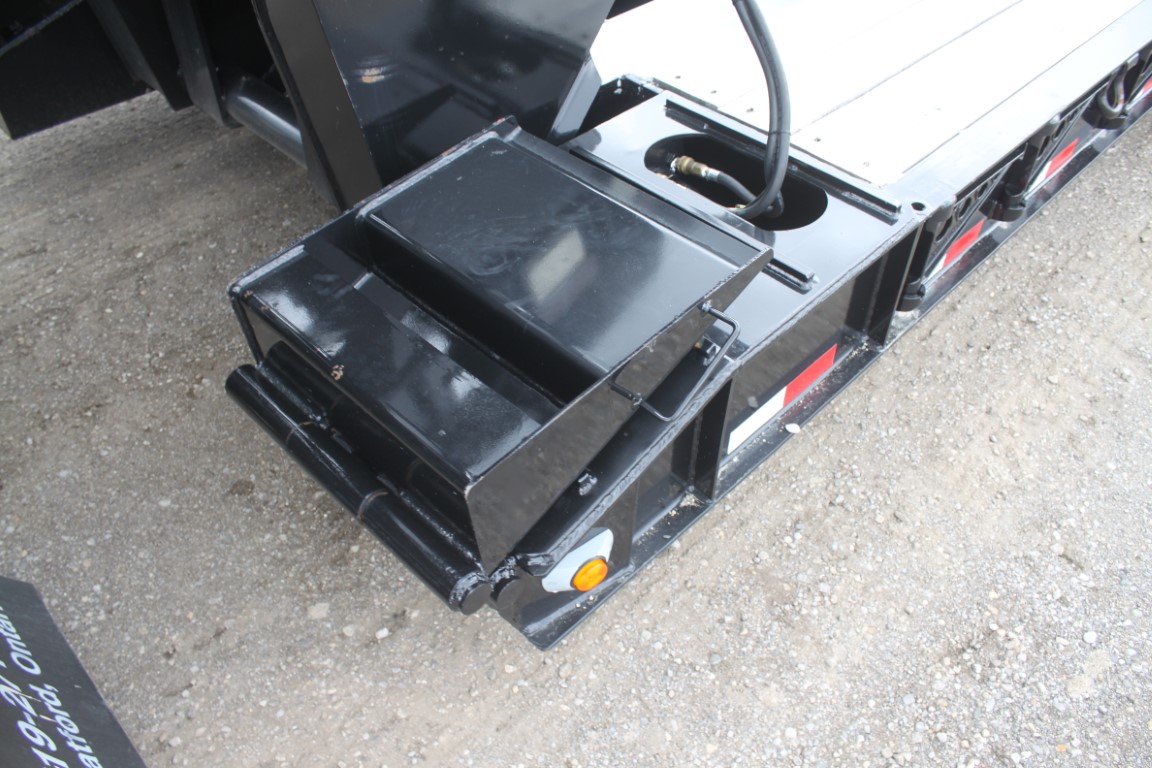 Witzco NGB-35 hydraulic detachable trailer - Image 16