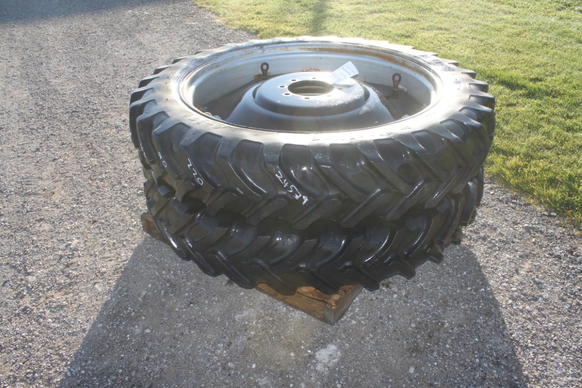 pair of 320/90R46 tires and rims, 8 bolt, 8 3/4 pilot, 11" bolt circle, silver - Image 3