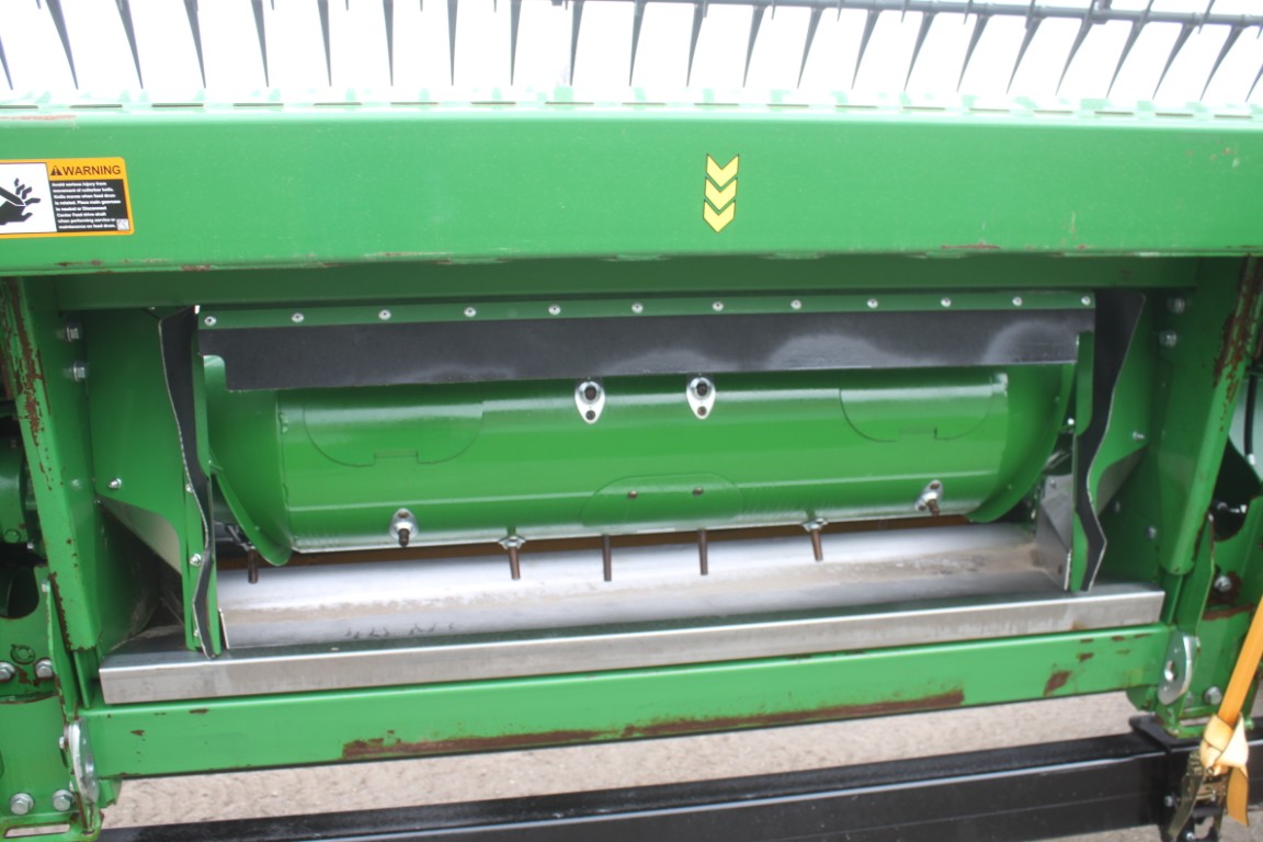 JD RD30F 30' flex draper, dual drive knife, low acres, spare knife - Image 12