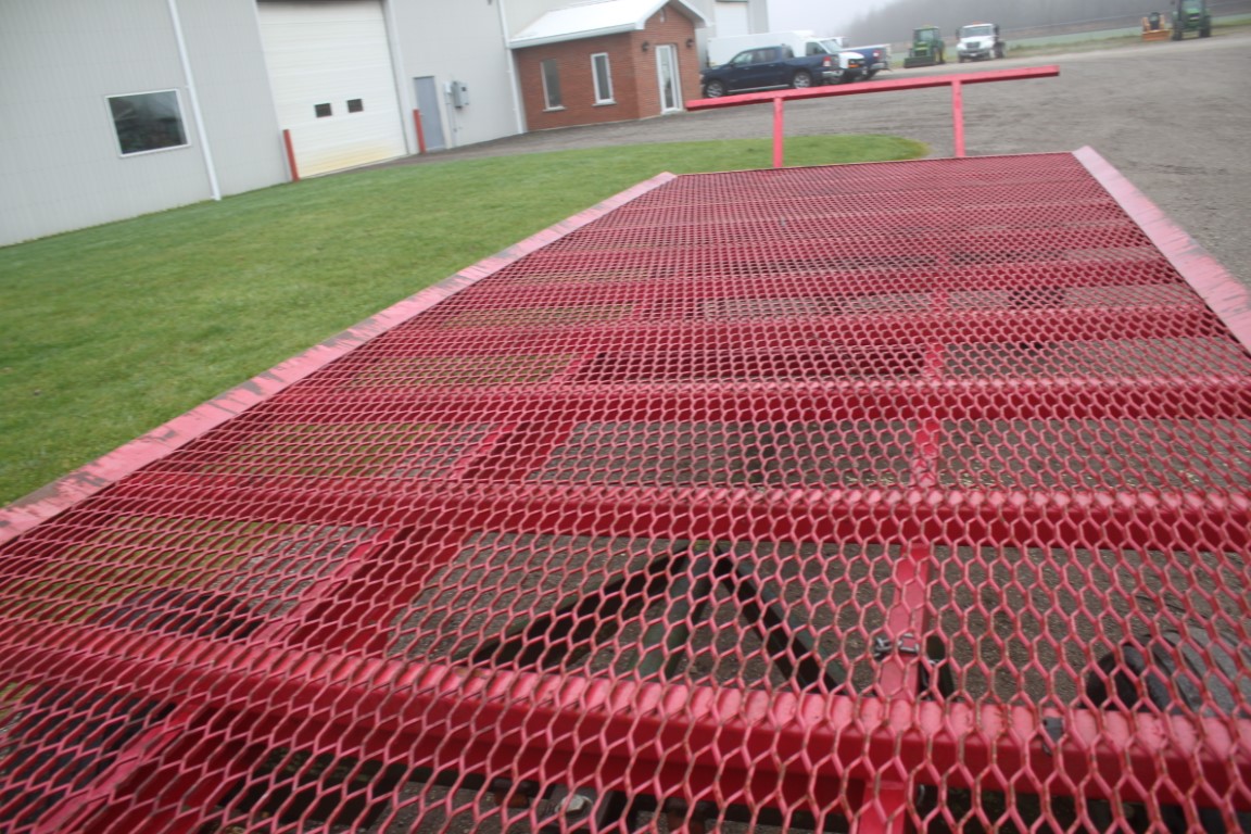 JBM 20' mesh hay wagon - Image 10