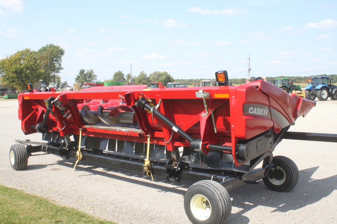 Case/Int 4208 8 row chopping corn head, knife rolls, hyd deck plates, Flagship hook up - Image 4