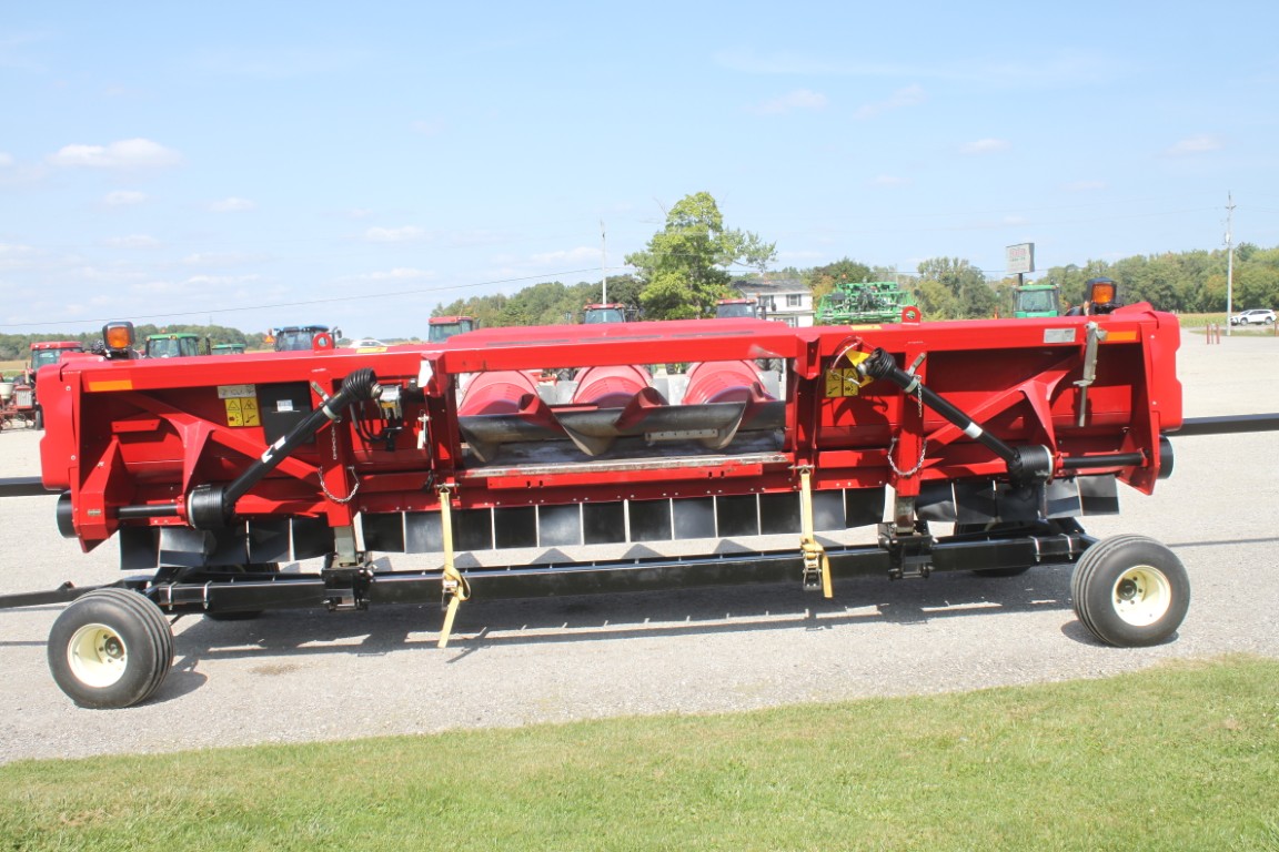 Case/Int 4208 8 row chopping corn head, knife rolls, hyd deck plates, Flagship hook up - Image 5