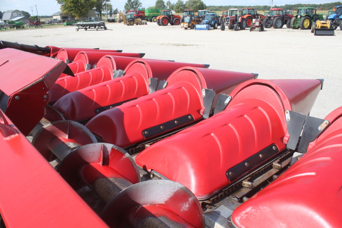 Case/Int 4208 8 row chopping corn head, knife rolls, hyd deck plates, Flagship hook up - Image 14