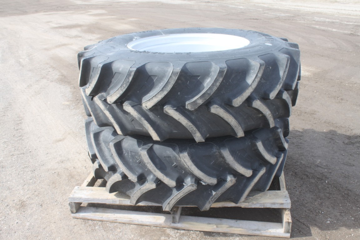 Tanli set of two 420/85R30 agRadial R-1W tires on rims - Image 3