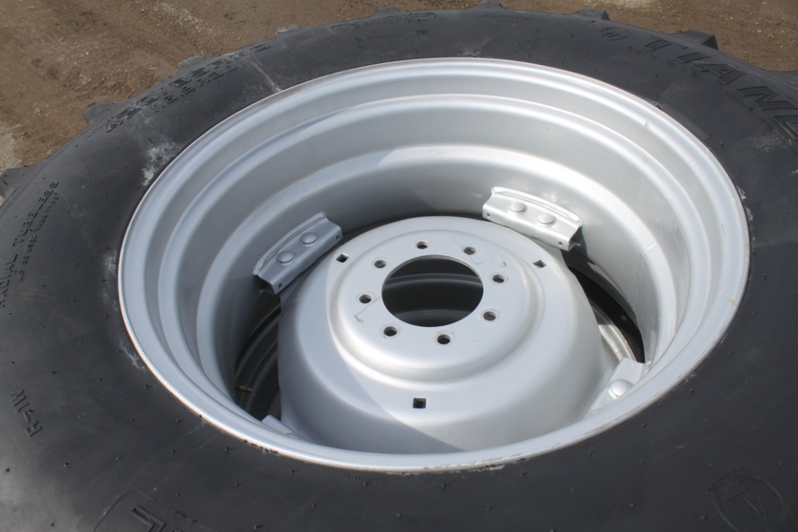 Tanli set of two 420/85R30 agRadial R-1W tires on rims - Image 5