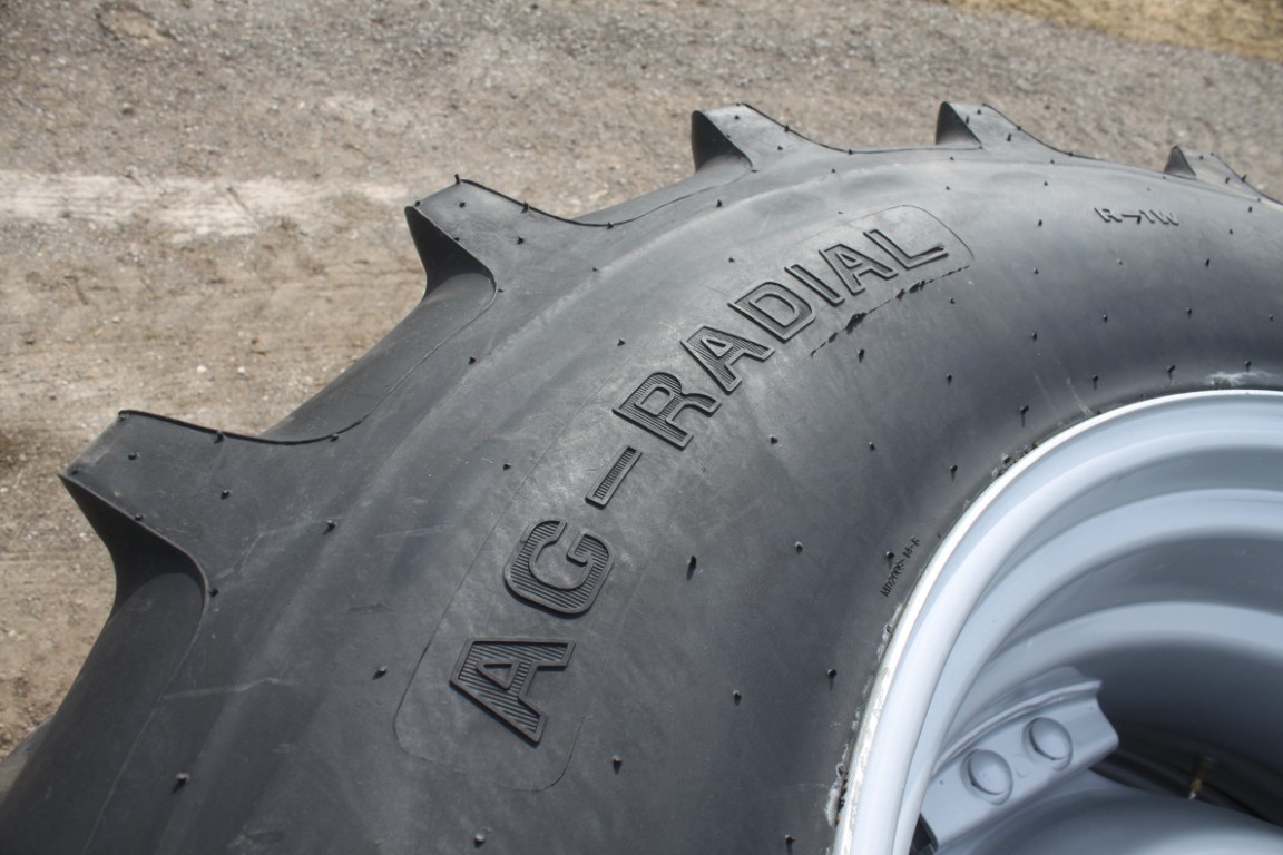 Tanli set of two 420/85R30 agRadial R-1W tires on rims - Image 6