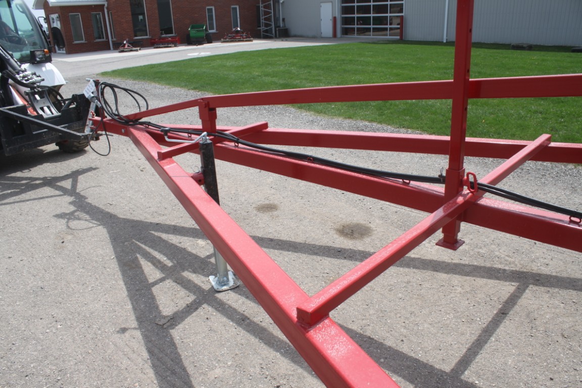 R & R 34' hydraulic land roller, lights, hwy service 12 ply tires - Image 12