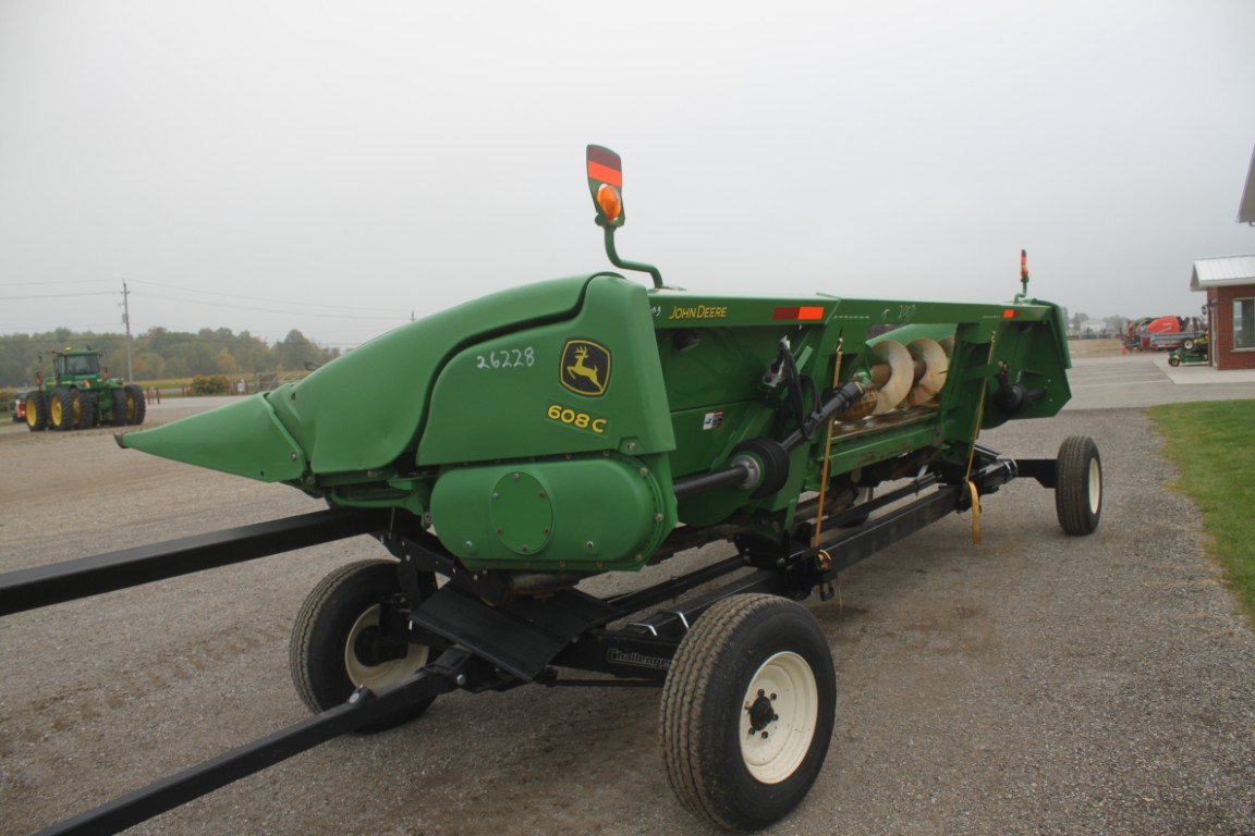 JD 608C 8 row corn head, knife rolls, hyd deck plates, Yetter stalk devastators, single point hookup - Image 6