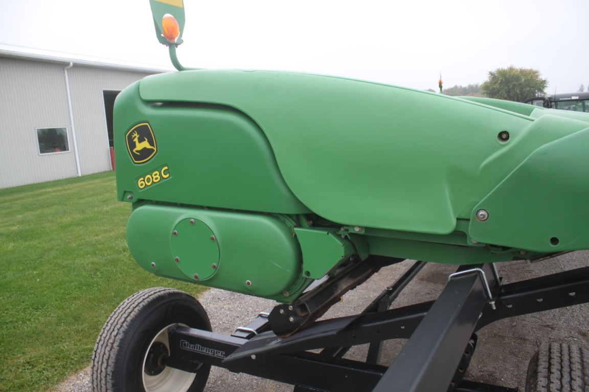 JD 608C 8 row corn head, knife rolls, hyd deck plates, Yetter stalk devastators, single point hookup - Image 12